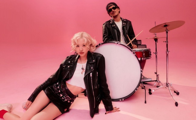 Rosé & Bruno Mars top Apple Music's year-end rankings